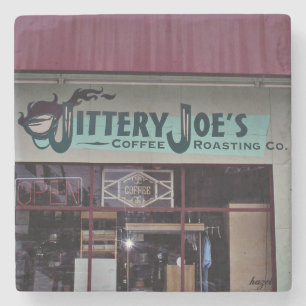 Jittery Joe's, Athen, Georgien, Marmorfische Unter Steinuntersetzer