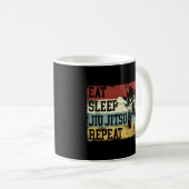 Jiu Jitsu Bjj Eat Sleep Jiu Jitsu Repeat Retro Kaffeetasse (VorderseiteRechts)