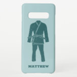 Jiu Jitsu BJJ Gi Uniform Personalisiert Samsung Galaxy S10  Hülle<br><div class="desc">Zeigen Sie Ihre Liebe von brasilianischem Jiu Jitsu oder BJJ mit diesem personalisierten Handy Gehäuse. Dieser Fall zeigt eine aquamarine Darstellung eines BJJ-Gi oder Uniform vor einem hellblauen Hintergrund und ist bereit,  mit einem Namen unten in aquamariner Schrift personalisiert zu werden.</div>