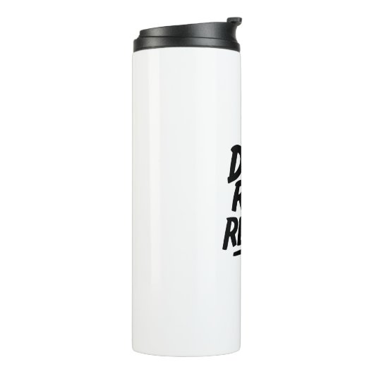 Jiu-jitsu trägt Flasche zur Schau (Nach links gedreht)