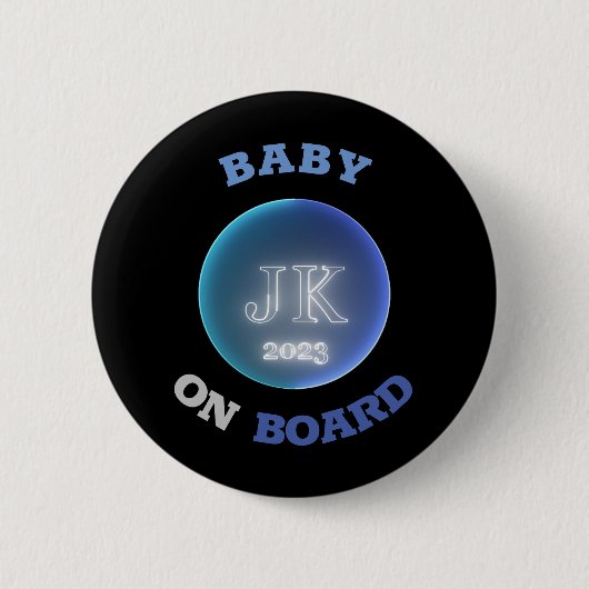 JK 2023 Abzeichen Baby on board Bigger Letters Button (Vorderseite)