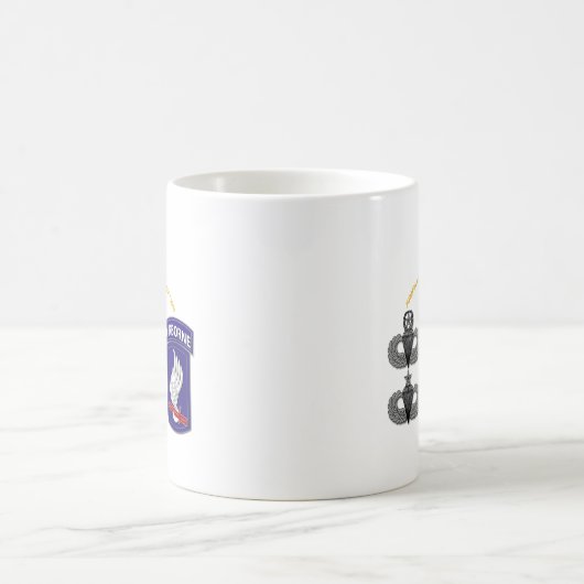 JMPI - 173. Im Flugzeug Brigade - V1.png Kaffeetasse (Mittel)
