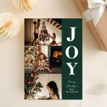 Jodern Modern Green Christmas 3 Foto Collage Feiertagskarte<br><div class="desc">Joy Modern Green Christmas 3 Foto Collage Urlaubskarte. Senden Sie Ihren personalisierten und individuell gestaltbaren Urlaub an Freunde,  Kollegen und Familie in schlichten,  eleganten und modernen Foto Design festliche,  natürliche minimalistische Stilkarten! Unter der Kalligrafie finden Sie Ihre persönliche Grußbotschaft in der modernen Typografie.</div>