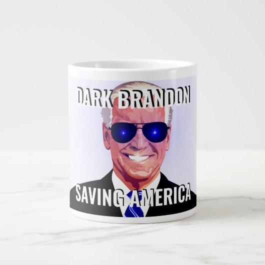 Joe Biden als Dark Brandon Giant Coffee Tasse (Vorderseite)