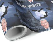JOE BIDEN CHRISTMAS DARK WINTER WRAPPPAPIER GESCHENKPAPIER (Rolleneckpunkt)