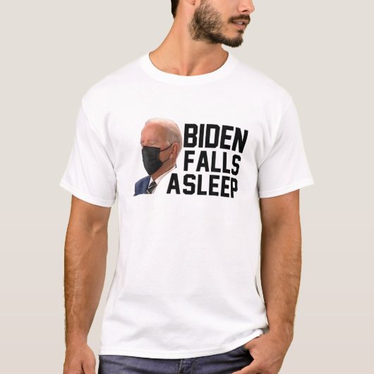 Joe Biden Falls Asleep Funny Joe Biden Sleeping T-Shirt (Vorderseite)