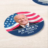 Joe Biden Foto American Flag - Präsident 2024 Runder Pappuntersetzer (Angewinkelt)
