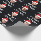 JOE BIDEN GEKACKT KACK FUNNY CHRISTMAS GESCHENKPAPIER (Ecke)