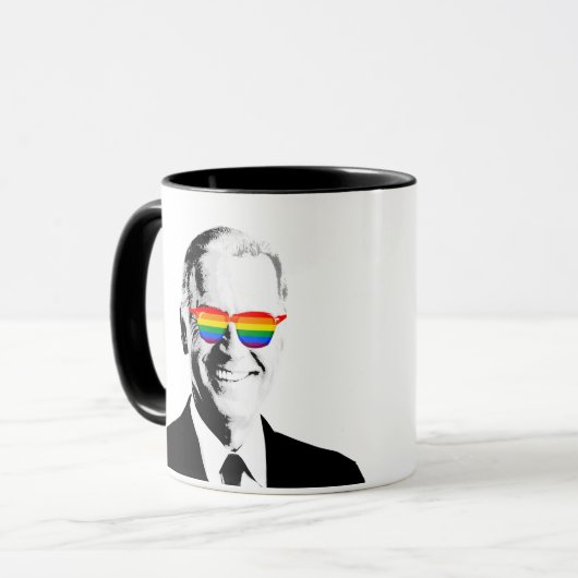 Joe Biden Pride Tasse (Vorderseite Links)