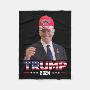 Joe Biden trägt einen Trump-Hut 1 Fleecedecke