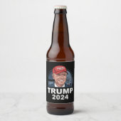 Joe biden trägt einen Trump-Hut Bierflaschenetikett (Vorderseite)