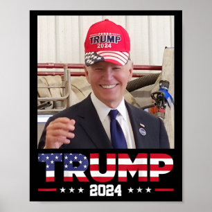 Joe Biden trägt einen Trump-Hut Poster