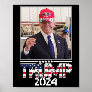 Joe Biden trägt einen Trump-Hut-Wahl 2024 Funny Poster