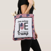 Joe Trumps amerikanische Flagge Tasche (Von Nahem)