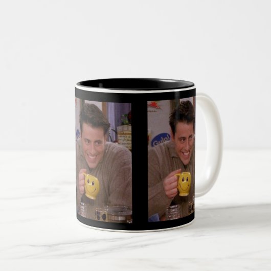 Joey teilt keinen Kaffee: Tasse mit Freunden (VorderseiteRechts)