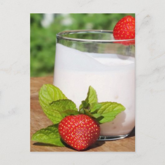 Jogurt mit Obst an Bord Postkarte (Vorderseite)