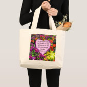 JOHN 11:25 LILA WILD-BLUME JUMBO STOFFBEUTEL (Vorderseite (Produkt))