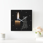 John 1:5 Das Licht leuchtet in der Finsternis Quadratische Wanduhr (Zuhause)