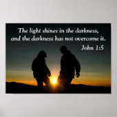 John 1:5 Das Licht scheint in der Dunkelheit Poster (Vorne)