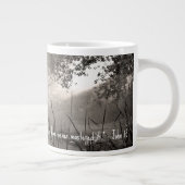 JOHN 1:5 Jumbo-Tasse (Rechts)