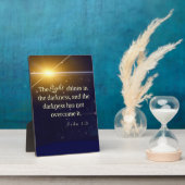 John 1:5 Licht scheint in Dunkelheit Fotoplatte (Seite)