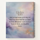 John 4:16 Bibelverse über Wasserfarbdesign Notizblock (Rückseite)