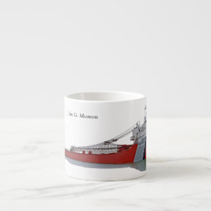 John G. Munson schneidet Espresso-Tasse aus Espressotasse