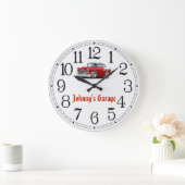 Johnny's Garage Red & White Classic Car Uhr (Zuhause)