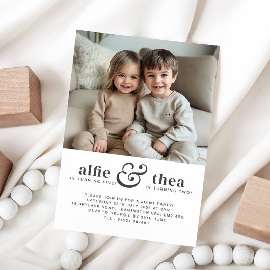 Joint Birthday Invasion Portrait Einladung