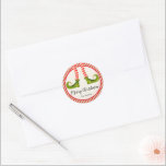 Jolly Christmas Elf Legs Stripes Holiday Klein Runder Aufkleber<br><div class="desc">Freuen Sie sich auf die Rot- und Elfenbeinstiche,  grüne Stiefel mit Glocken und Weihnachtsdetails in schicken Schriften. Diese kleinen Aufkleber sind für Gastgeschenke,  Geschenke,  Einladungsumschläge,  hausgemachte Speisegeschenke und vieles mehr geeignet. ***ALLE SHAPES sind bereits für Sie in unserem Shop fertig und sehen die MATCHING-Artikel in der Sammlung.</div>