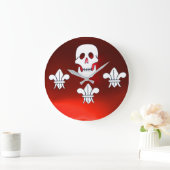 JOLLY ROGER SKULL AND THREE LILIES FLAG, Red Ruby Große Wanduhr (Zuhause)