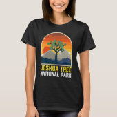 Joshua Tree Nationalpark Cool Retro Style Sunset T-Shirt (Vorderseite)