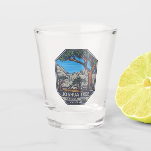 Joshua Tree Nationalpark Retro Emblem Schnapsglas (Vorderseite)