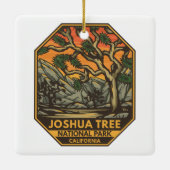 Joshua Tree Nationalpark Sunset Retro Emblem Keramikornament (Rückseite)