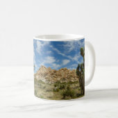Joshua Trees und Blue Sky Wüste Landschaft Kaffeetasse (VorderseiteRechts)