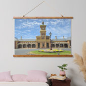 Journey through Time at Albury Station Wandteppich Mit Holzrahmen (Schlafzimmer)