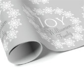 JOY Christmas Family Silver Gray White Snowflake Geschenkpapier (Rolleneckpunkt)