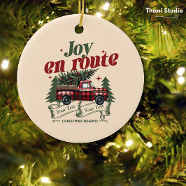 Joy en route Christmas Begins Truck & X-Mas Tree Keramik Ornament
