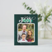 JOY Festive Green Modern Script Weihnachten Foto (Stehend Vorderseite)