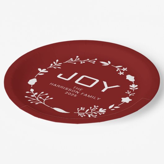 Joy Floral Christmas Wreath Family Custom Name Pappteller (Schrägansicht)