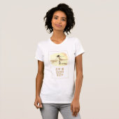"Joy in Every Step" - goldene Version T-Shirt (Vorne ganz)