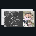 JOY LIEBE PEACE HOLIDAY FOTOKARTE | CHALKBOARD FEIERTAGSKARTE<br><div class="desc">JOY LIEBE PEACE HOLIDAY FOTOKARTE | CHALKBOARD von ELKE CLARKE© "WISHING YOU JOY,  LIEBE AND FACE".  Schöne Schneeflocken Muster und Foto. Für andere Farben kontaktieren Sie bitte den Händler.</div>