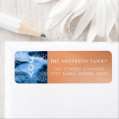 Joy | Moderne, blaue und kupferfarbene Urlaubsadre (Insitu)