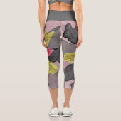 Joy, Pink Green Anthracite Fantasy Blume Fraktal Capri Leggings (Rückseite)