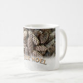 Joyeux Weihnachten Weihnachtsfeiertag Pine Cone Kaffeetasse (VorderseiteRechts)