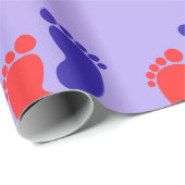 Joyful Blue Red Baby Foot Print Geschenkpapier (Rolleneckpunkt)