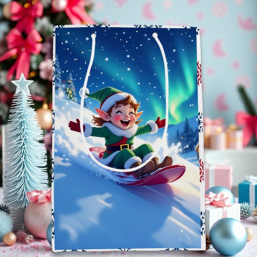 Joyful Christmas Elf Sledding Mittlere Geschenktüte