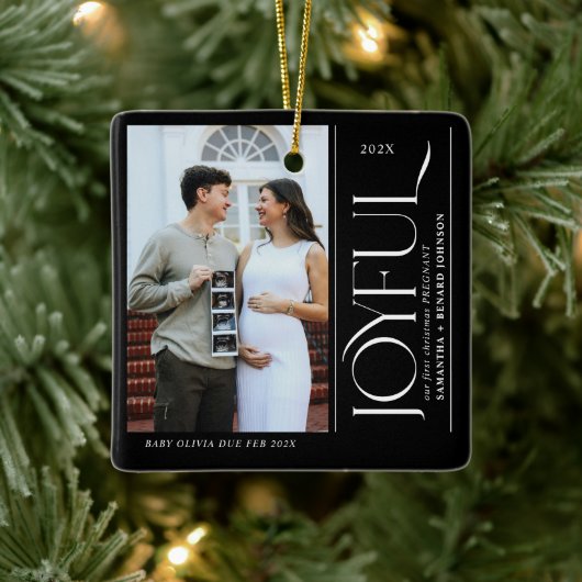Joyful First Christmas Pregnant Photo Couple Keramikornament (Baum)