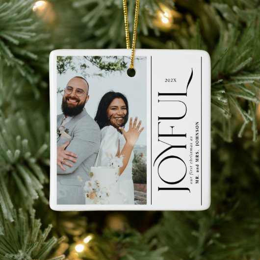 Joyful Newlywed Photo First Christmas Married Keramikornament (Baum)