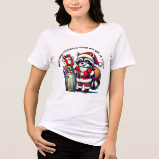 Joyful raccoon teilt Weihnachtsgeschenke Tri-Blend Shirt